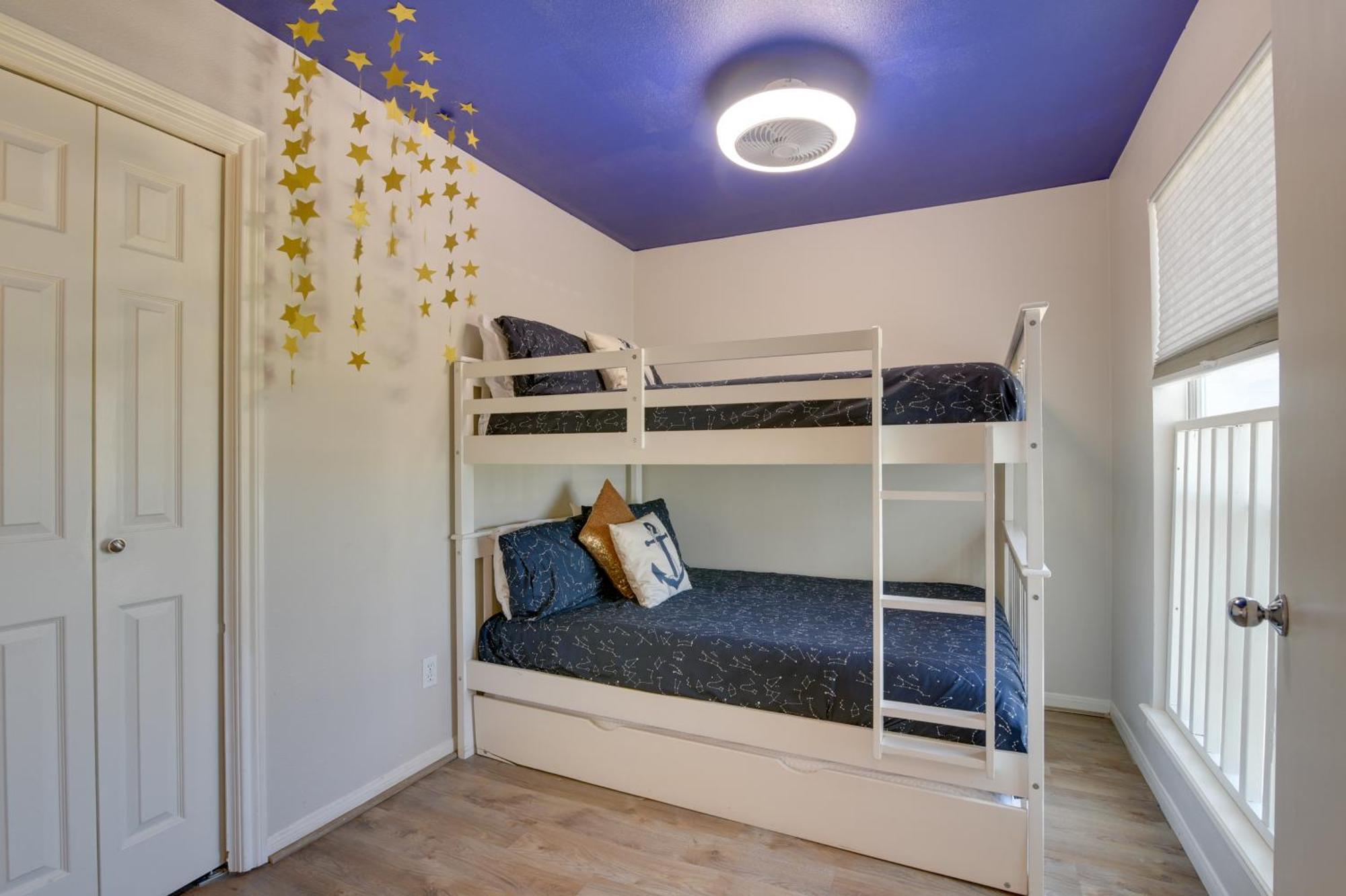 Galveston Townhome With Balconies Walk To Beach! Eksteriør bilde
