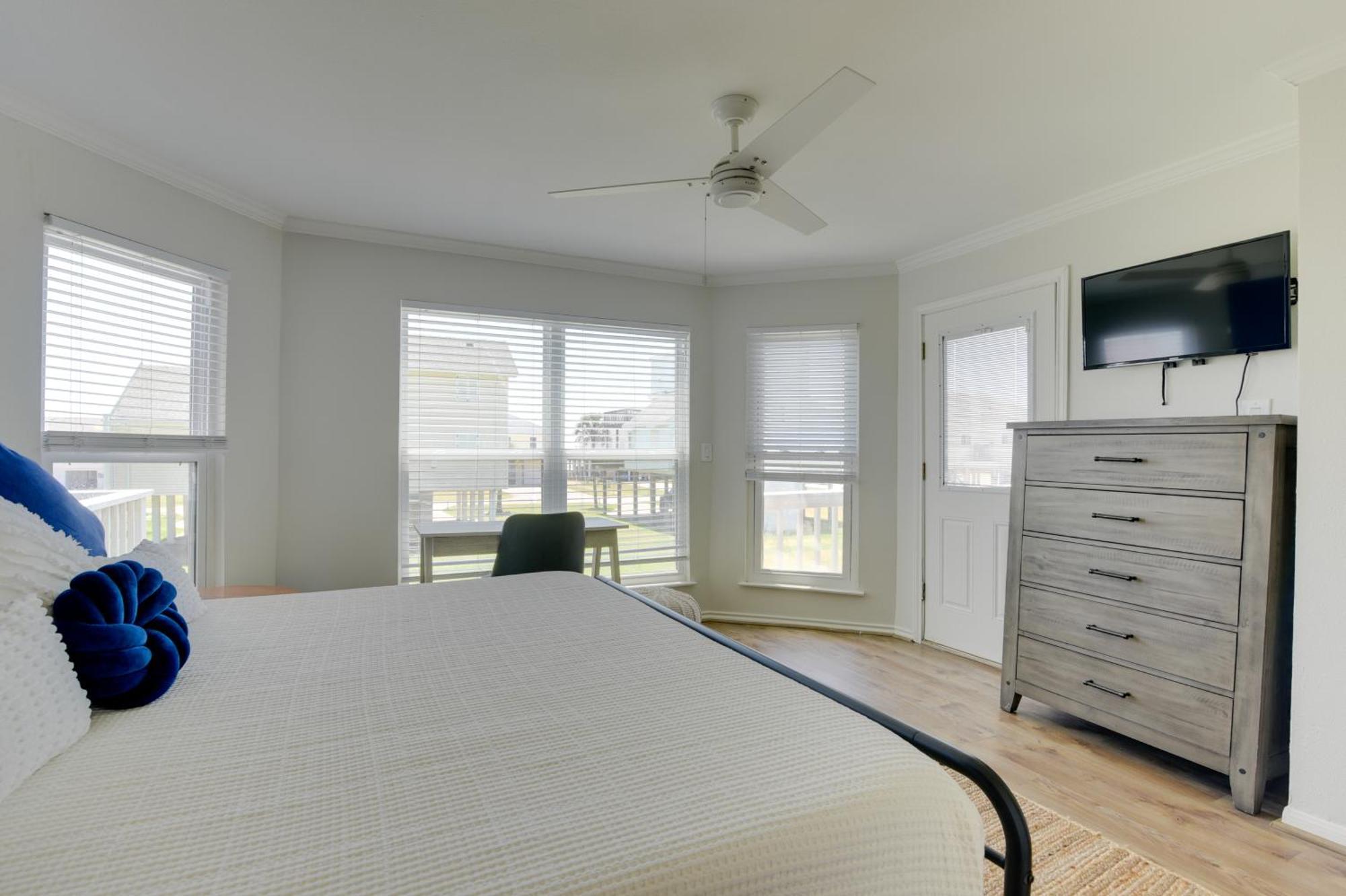 Galveston Townhome With Balconies Walk To Beach! Eksteriør bilde