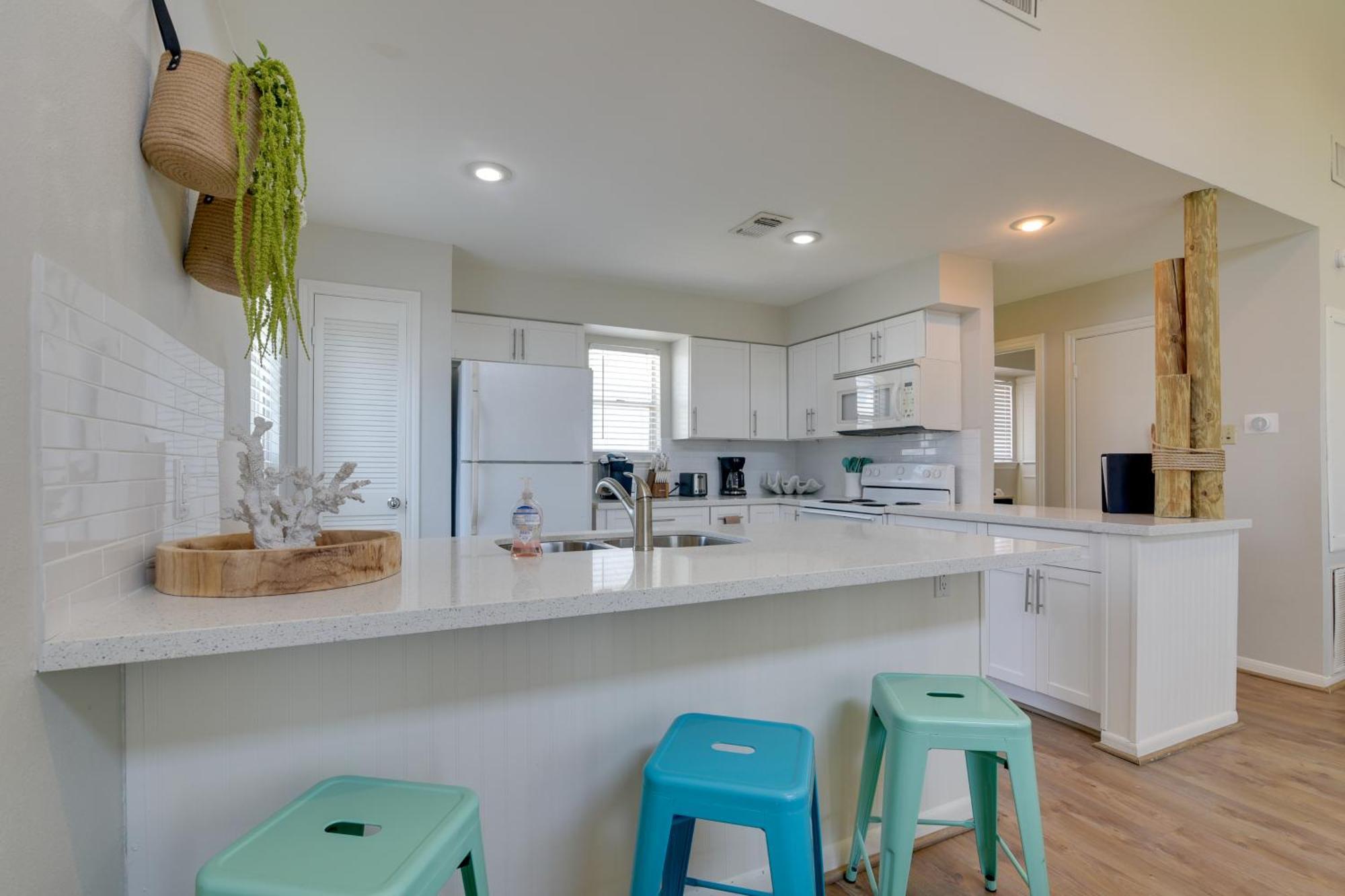Galveston Townhome With Balconies Walk To Beach! Eksteriør bilde