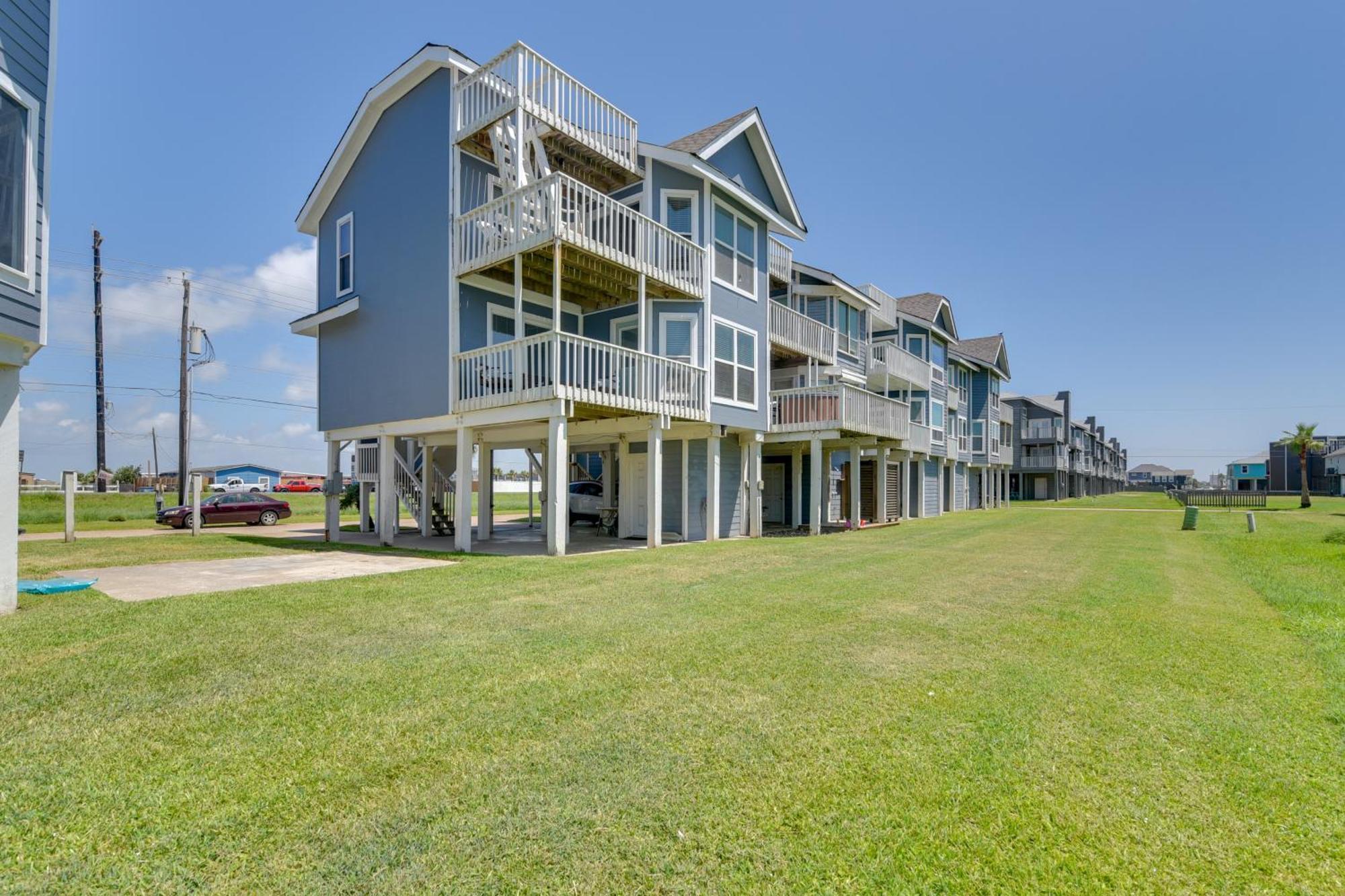 Galveston Townhome With Balconies Walk To Beach! Eksteriør bilde